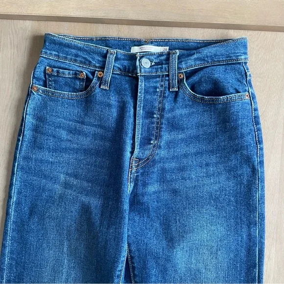 Levi’s Wedgie Straight Button Fly Jeans - Picture 4 of 12